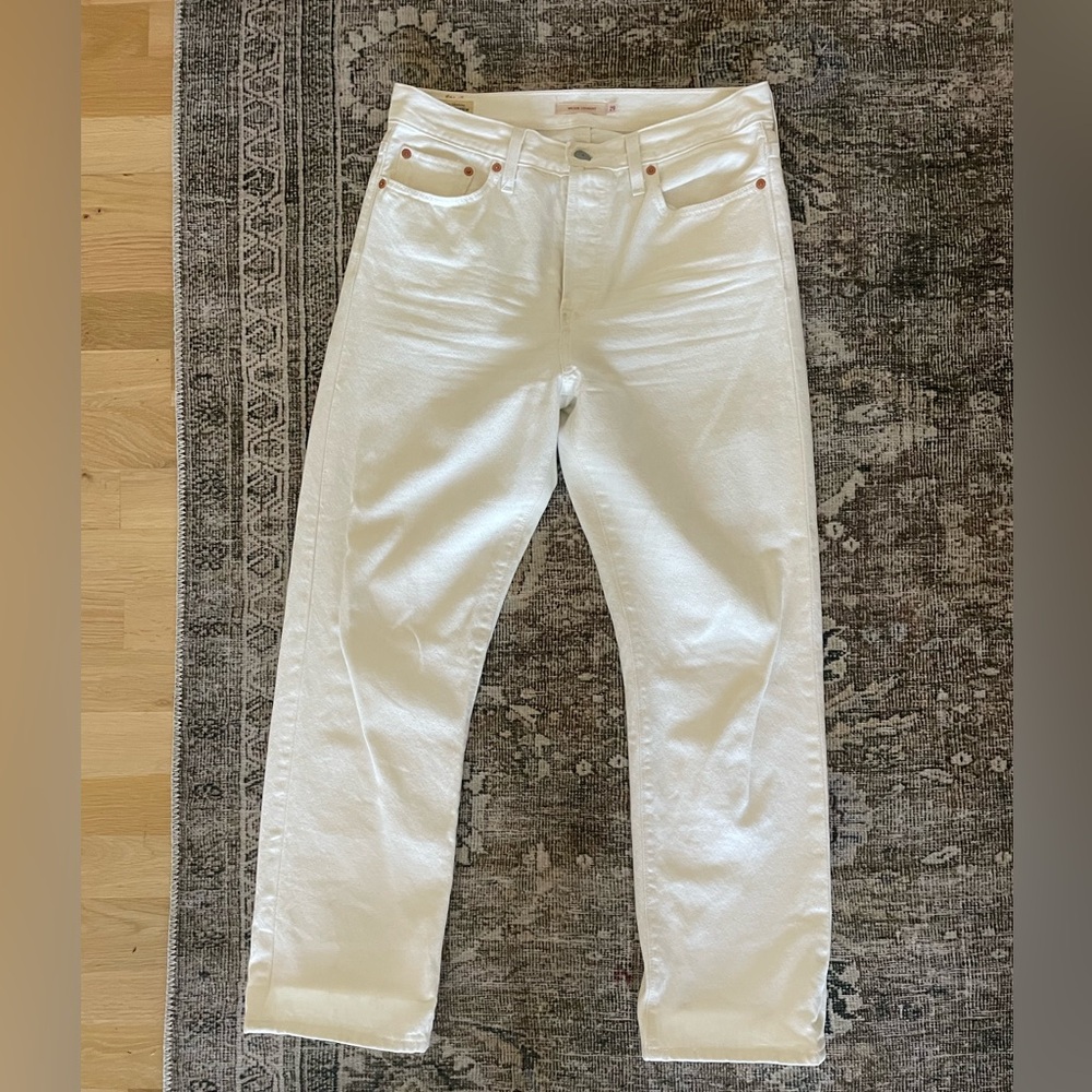 Levi white wedgie straight 29